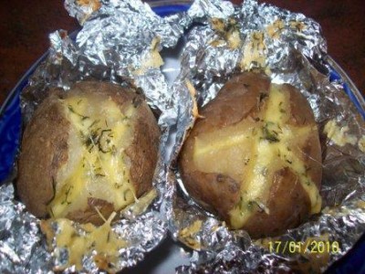Картошка в фольге с сыром Обед по холоду в -60