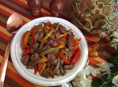 Мясо с болгарским перцем на сковороде