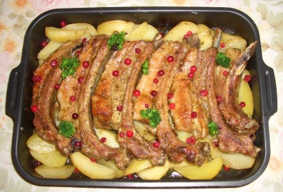 Свиные ребрышки в кастрюле с картошкой рецепт с фото пошагово