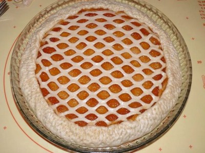 Пирог из слоеного теста с ягодами