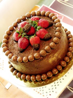Роскошный торт с шоколадом и лаймом: вкусный и очень красивый десерт.