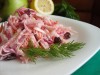 Салат из сырых овощей с яблоком и изюмом